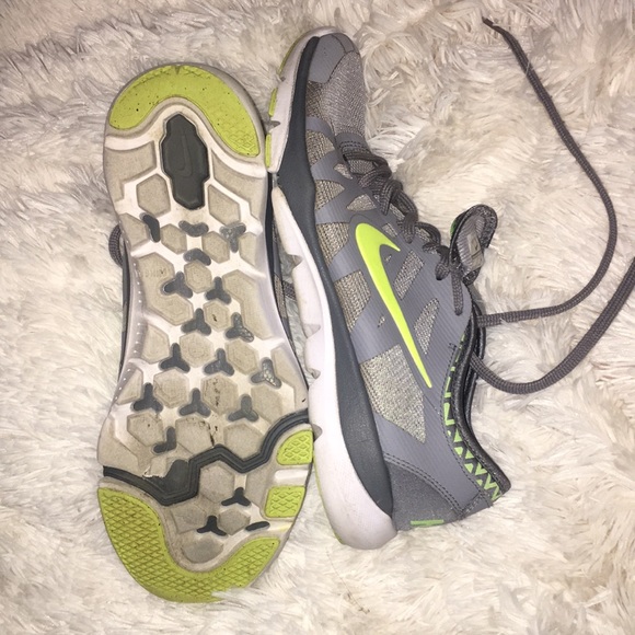 cute green and grey chevron Nike running shoes - Picture 3 of 3